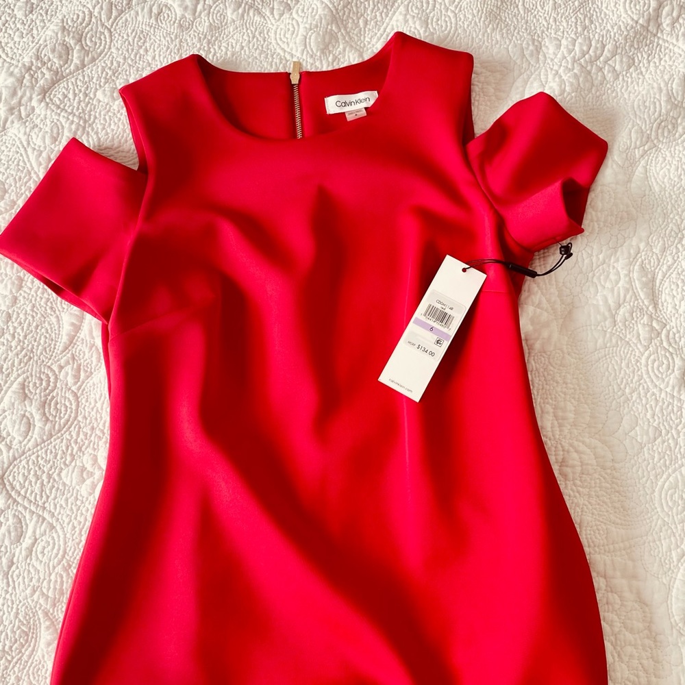 Calvin Klein rojo elegante nuevo con etiquetas.